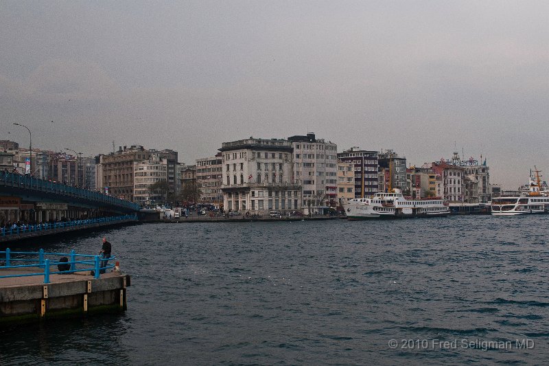 20100403_164215 D300.jpg - The Galata Bridge crosses the Golden Horn